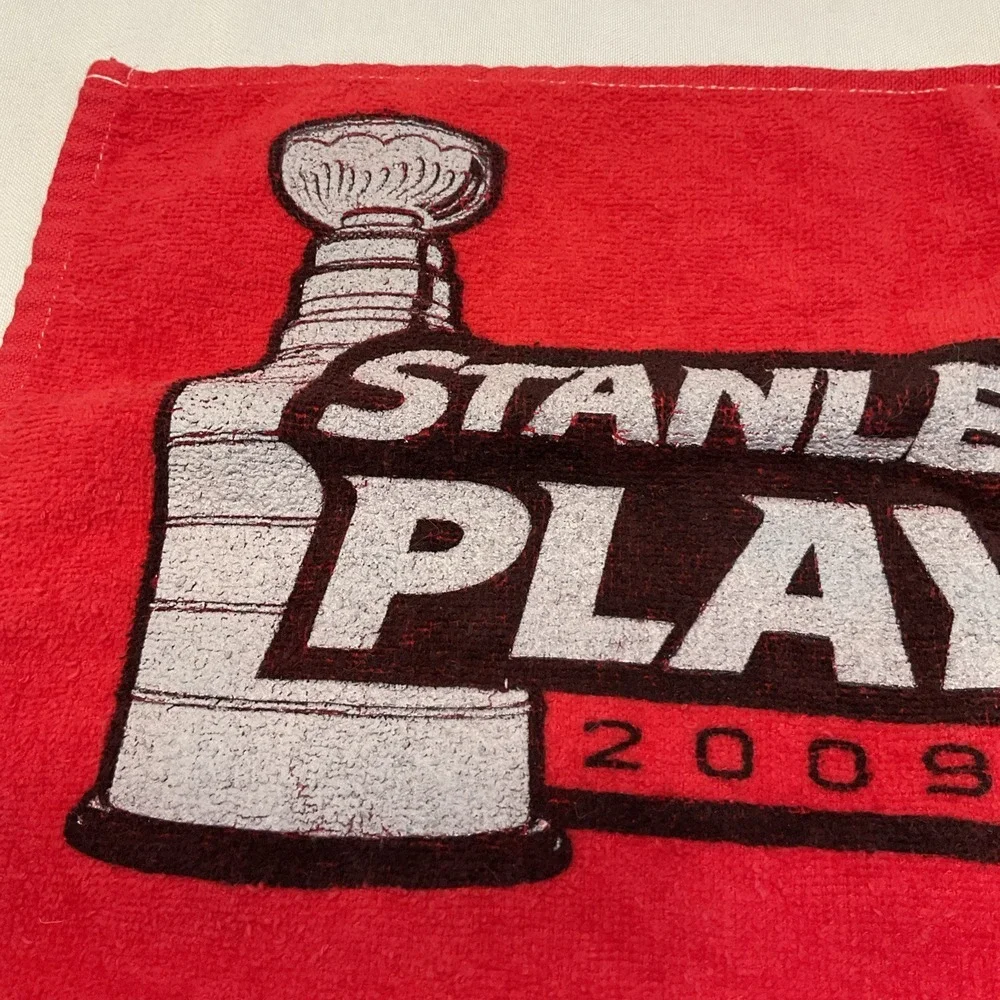 Chicago Blackhawks 2009 Stanley Cup Playoffs Red‎ Rally Towel NHL Stadium Promo